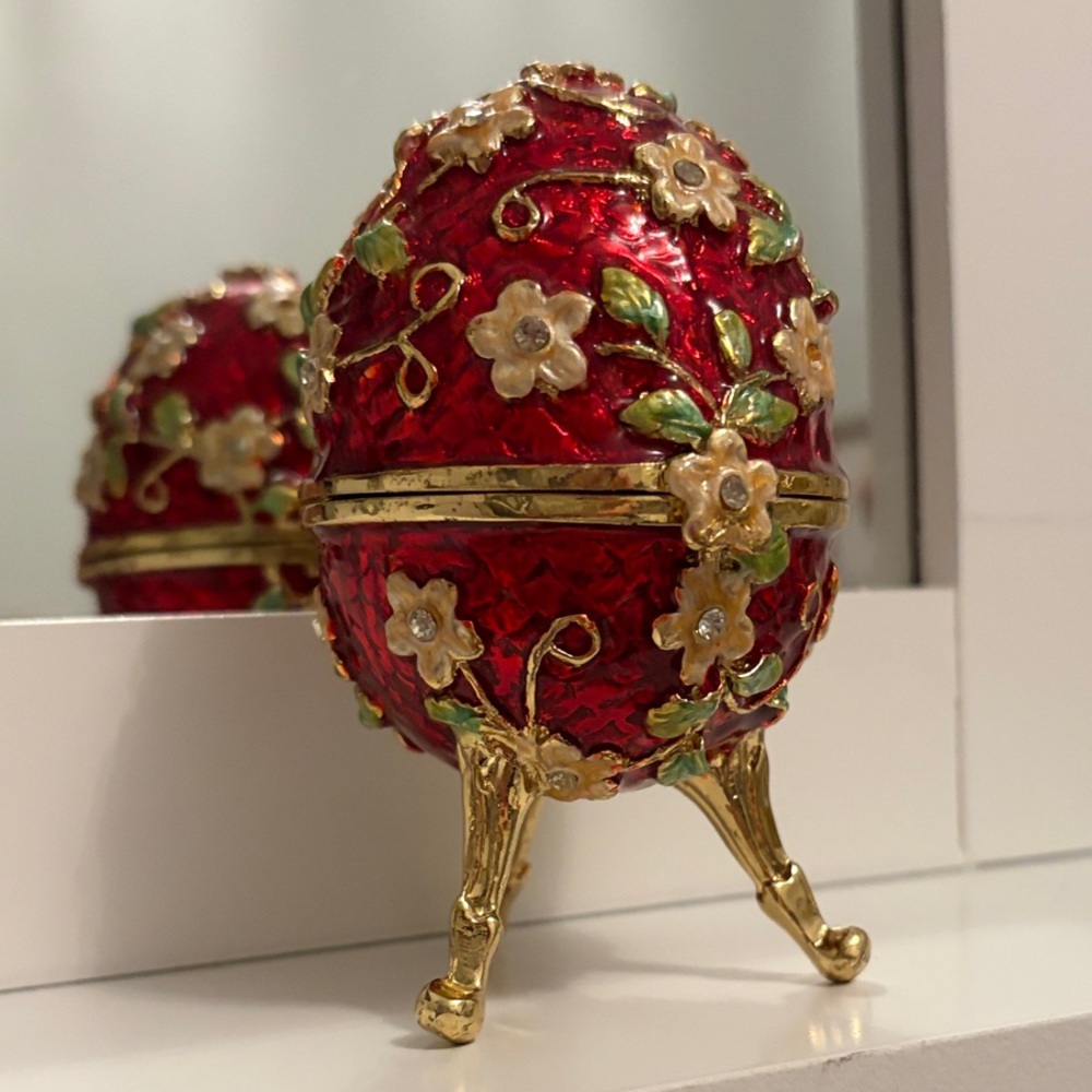 Joan Rivers Sample Production piece  Red Floral Decorative Egg with Gold Accents
